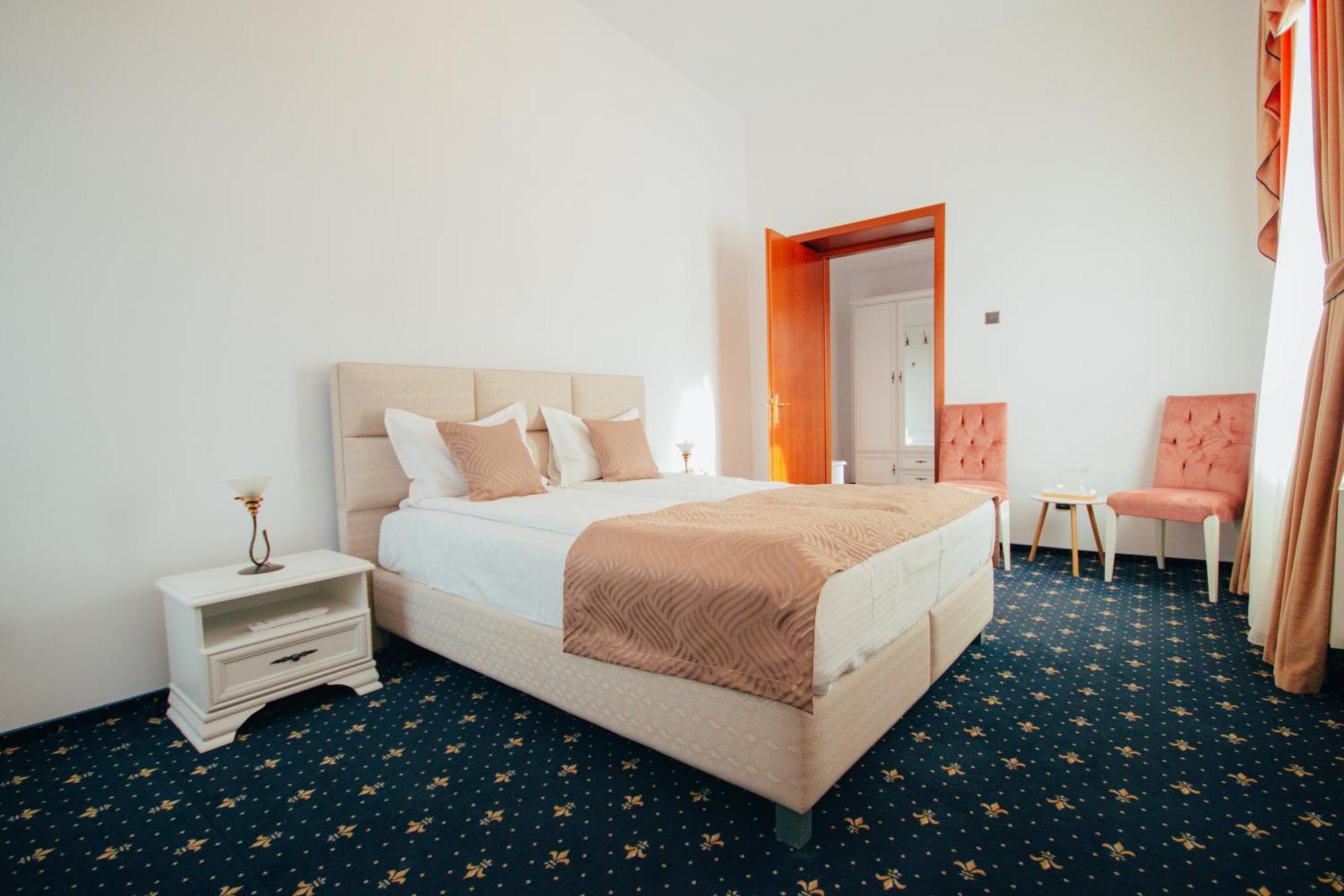 Hotel Carol - Vatra Dornei Exterior photo